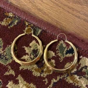 gold earrings